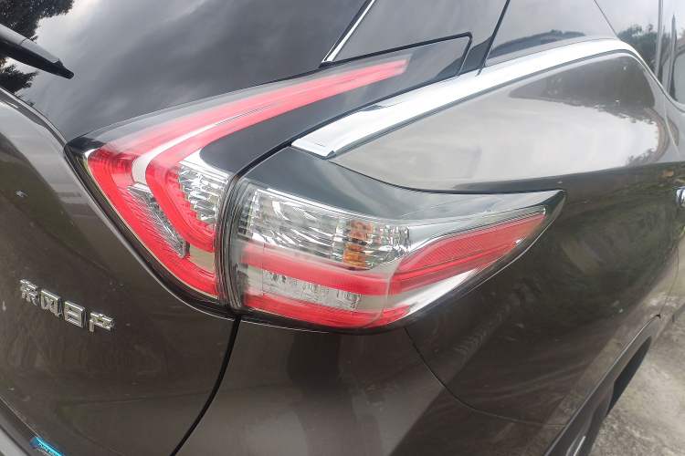 Used Nissan Murano 2021 2.5L XL Two-Wheel Drive Smart Connect Luxury Edition Right Rear Taillight