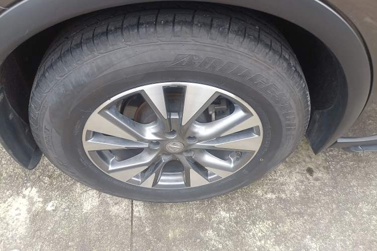 Used Nissan Murano 2021 2.5L XL Two-Wheel Drive Smart Connect Luxury Edition Right Rear Wheel Hub