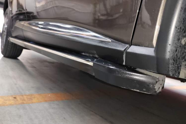 Used Nissan Murano 2021 2.5L XE Two-Wheel Drive Elite Edition Right Side Sill