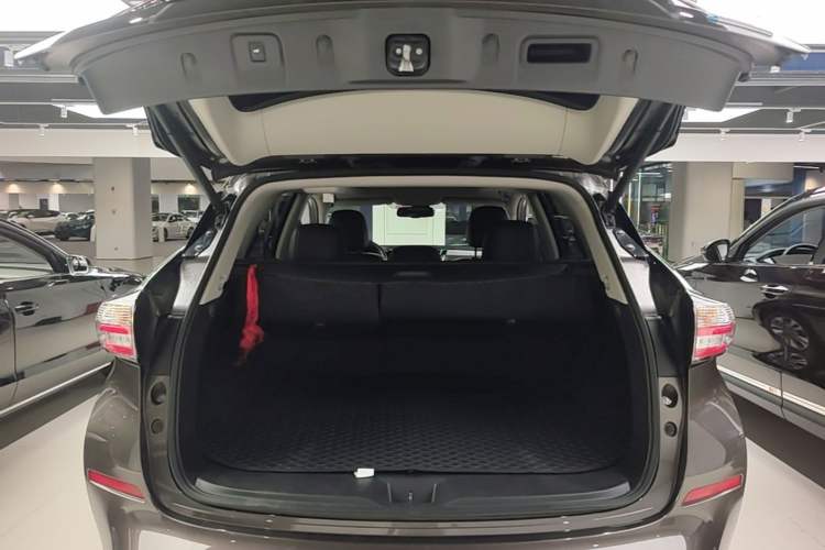 Used Nissan Murano 2021 2.5L XL Two-Wheel Drive Smart Connect Luxury Edition Trunk