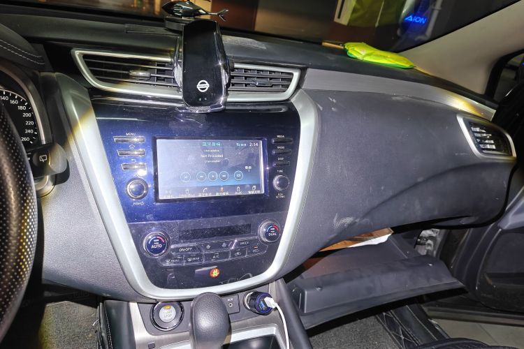 Used Nissan Murano 2021 2.5L XE Two-Wheel Drive Elite Edition Audio And AC Panel
