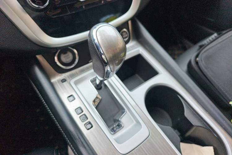 Used Nissan Murano 2021 2.5L XL Two-Wheel Drive Smart Connect Luxury Edition Gear Lever
