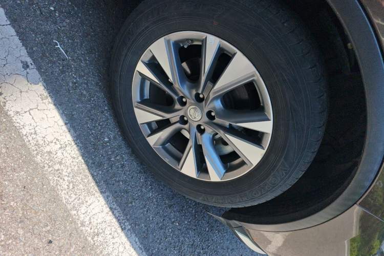 Used Nissan Murano 2021 2.5L XL Two-Wheel Drive Smart Connect Luxury Edition Right Front Wheel Hub