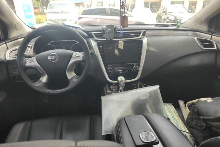 Used Nissan Murano 2021 2.5L XL Two-Wheel Drive Smart Connect Luxury Edition Center Console