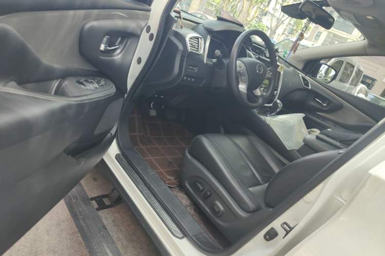 Used Nissan Murano 2021 2.5L XL Two-Wheel Drive Smart Connect Luxury Edition Driver Seat