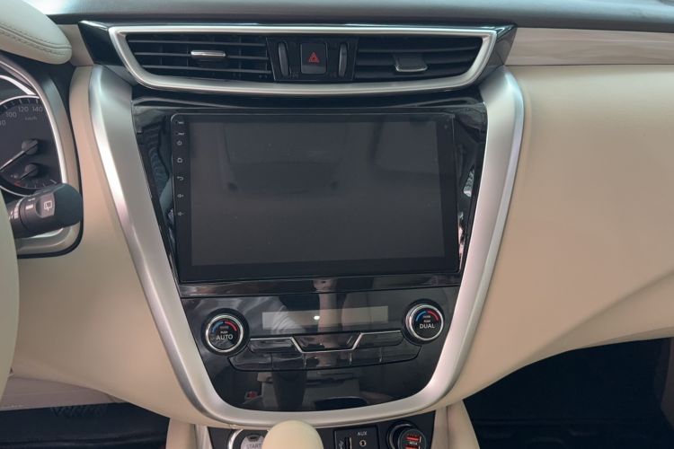 Used Nissan Murano 2021 2.5L XE Two-Wheel Drive Elite Edition Audio And AC Panel