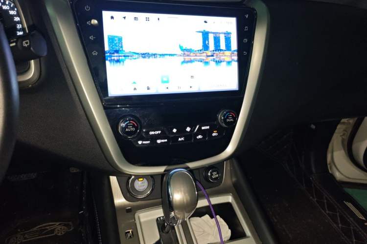 Used Nissan Murano 2021 2.5L XL Two-Wheel Drive Smart Connect Luxury Edition Audio And AC Panel