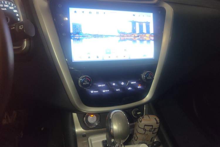 Used Nissan Murano 2021 2.5L XL Two-Wheel Drive Smart Connect Luxury Edition Audio And AC Panel