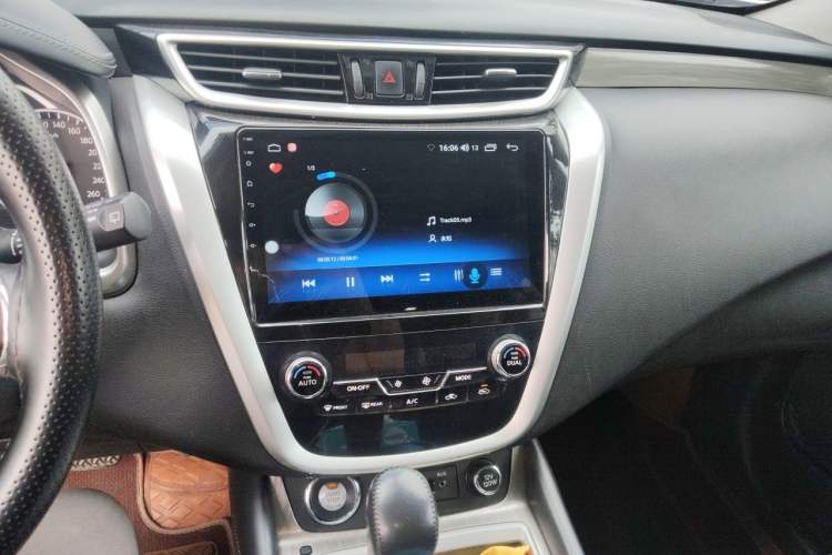 Used Nissan Murano 2021 2.5L XE Two-Wheel Drive Elite Edition Audio And AC Panel