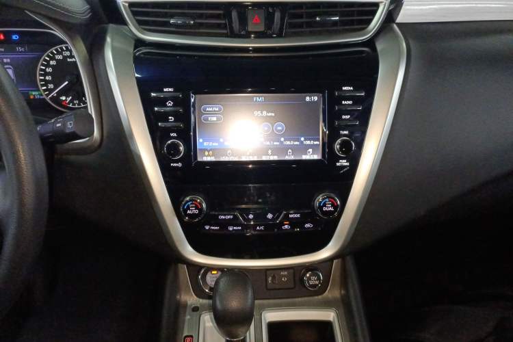 Used Nissan Murano 2021 2.5L XE Two-Wheel Drive Elite Edition Audio And AC Panel