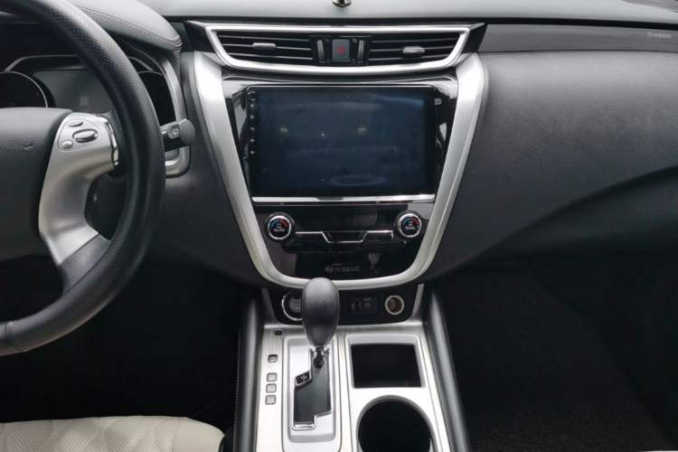 Used Nissan Murano 2021 2.5L XE Two-Wheel Drive Elite Edition Audio And AC Panel