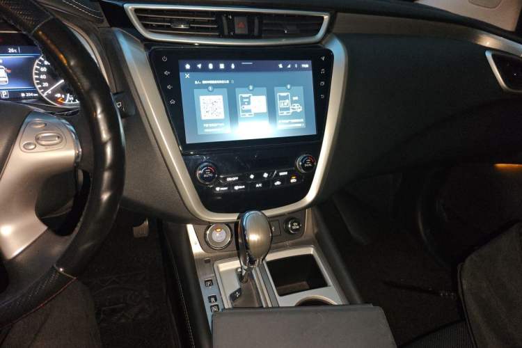 Used Nissan Murano 2021 2.5L XL Two-Wheel Drive Smart Connect Luxury Edition Audio And AC Panel
