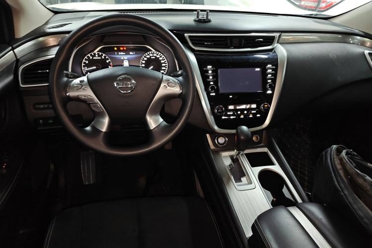 Used Nissan Murano 2021 2.5L XE Two-Wheel Drive Elite Edition Center Console