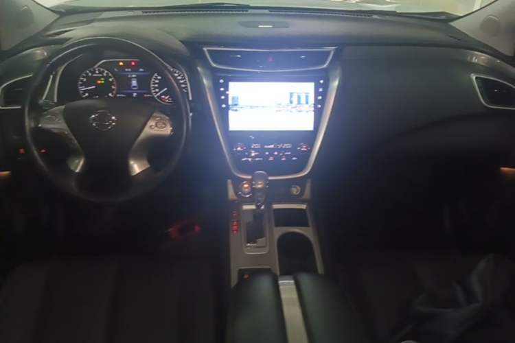 Used Nissan Murano 2021 2.5L XL Two-Wheel Drive Smart Connect Luxury Edition Center Console