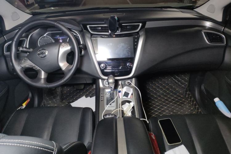 Used Nissan Murano 2021 2.5L XL Two-Wheel Drive Smart Connect Luxury Edition Center Console