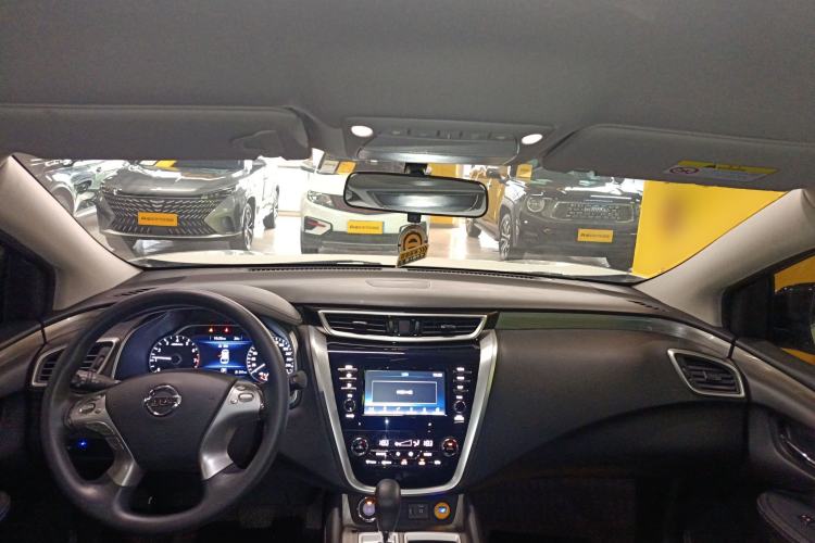 Used Nissan Murano 2021 2.5L XE Two-Wheel Drive Elite Edition Center Console