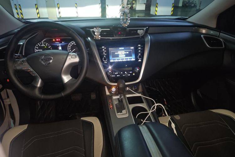 Used Nissan Murano 2021 2.5L XE Two-Wheel Drive Elite Edition Center Console