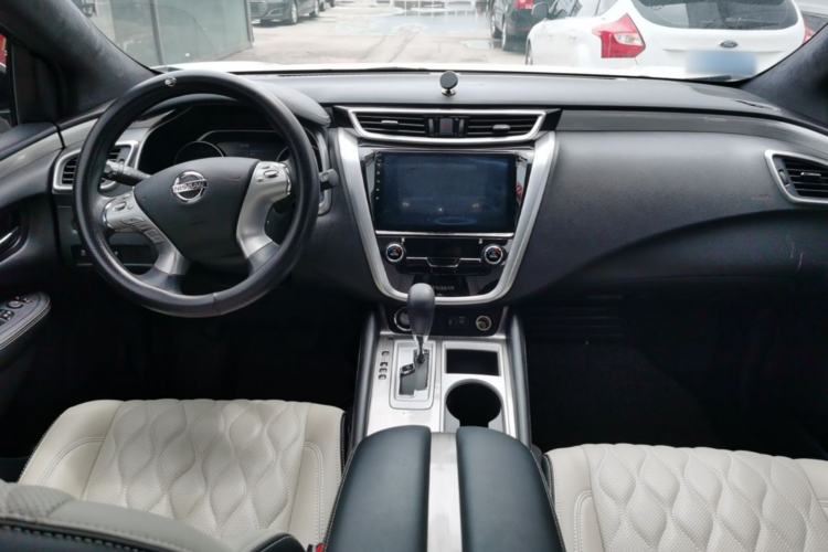 Used Nissan Murano 2021 2.5L XE Two-Wheel Drive Elite Edition Center Console