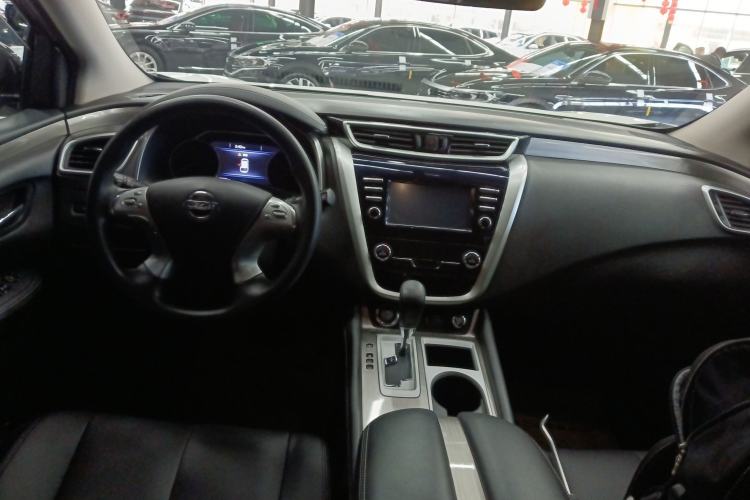 Used Nissan Murano 2021 2.5L XE Two-Wheel Drive Elite Edition Center Console