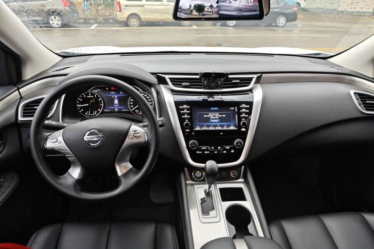 Used Nissan Murano 2021 2.5L XE Two-Wheel Drive Elite Edition Center Console