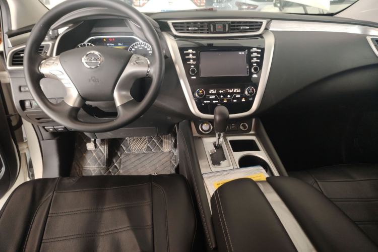 Used Nissan Murano 2021 2.5L XE Two-Wheel Drive Elite Edition Center Console