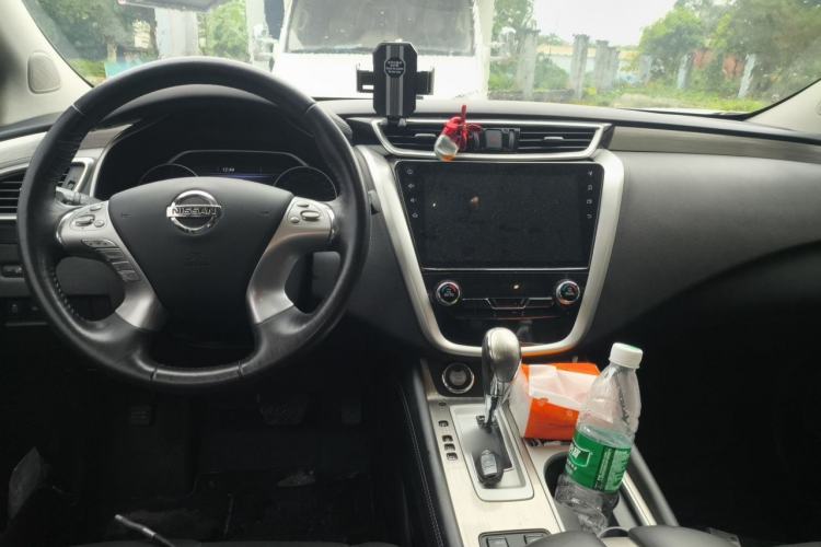 Used Nissan Murano 2021 2.5L XL Two-Wheel Drive Smart Connect Luxury Edition Center Console