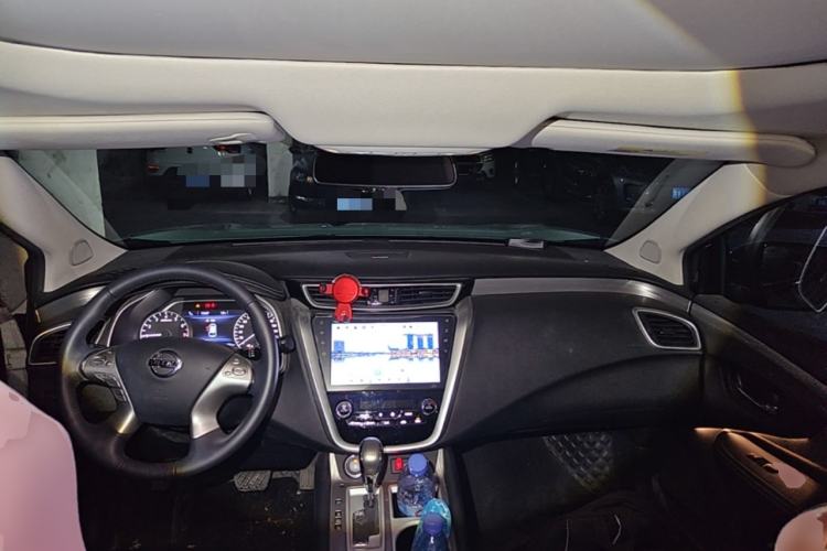 Used Nissan Murano 2021 2.5L XL Two-Wheel Drive Smart Connect Luxury Edition Center Console