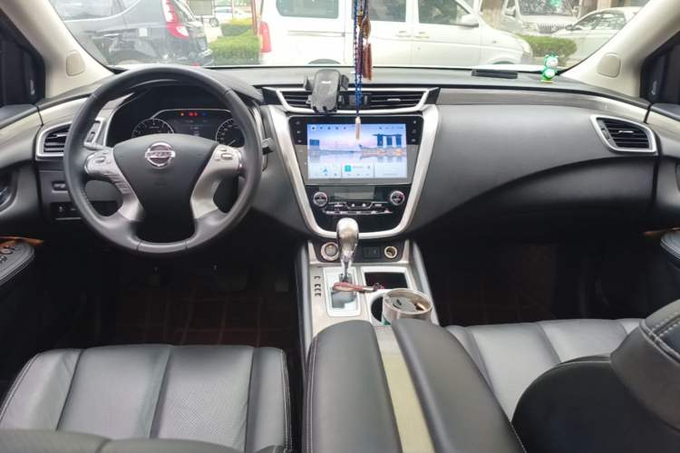 Used Nissan Murano 2021 2.5L XL Two-Wheel Drive Smart Connect Luxury Edition Center Console