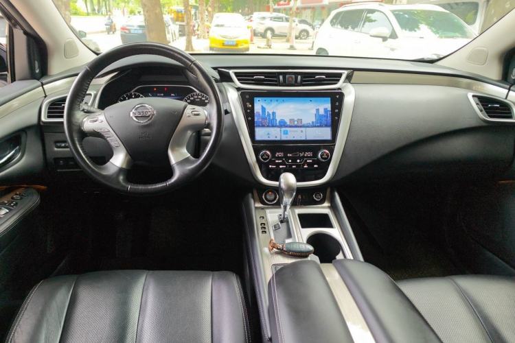 Used Nissan Murano 2021 2.5L XL Two-Wheel Drive Smart Connect Luxury Edition Center Console