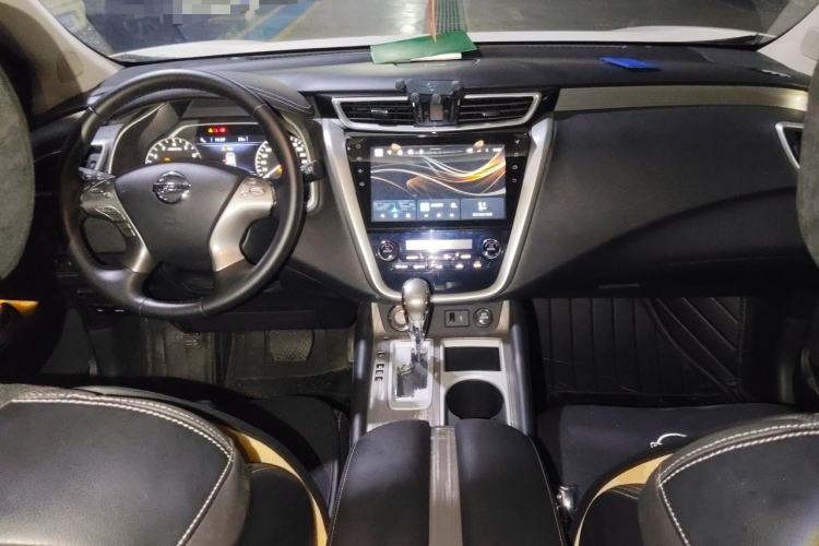 Used Nissan Murano 2021 2.5L XL Two-Wheel Drive Smart Connect Luxury Edition Center Console