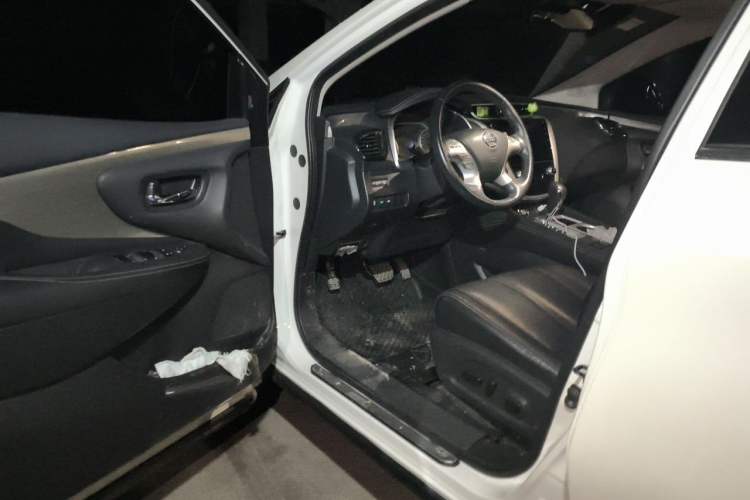 Used Nissan Murano 2021 2.5L XL Two-Wheel Drive Smart Connect Luxury Edition Driver Seat