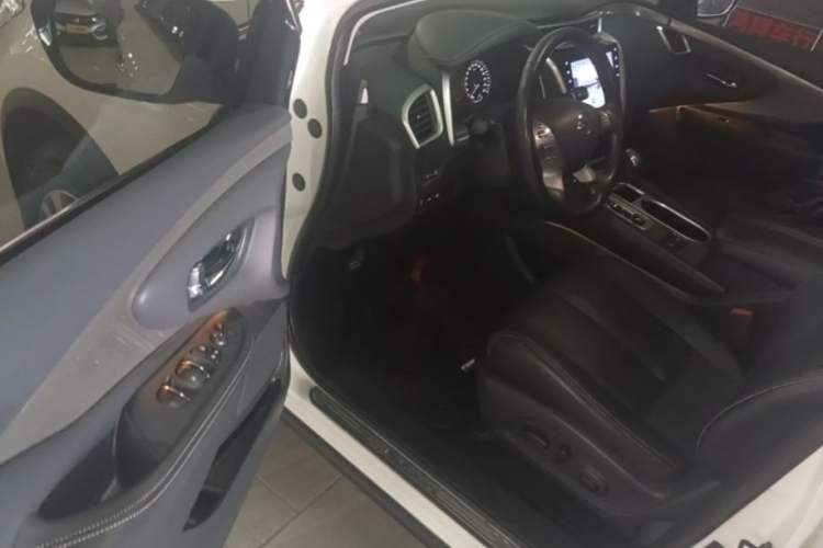 Used Nissan Murano 2021 2.5L XL Two-Wheel Drive Smart Connect Luxury Edition Driver Seat