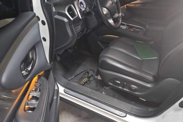 Used Nissan Murano 2021 2.5L XL Two-Wheel Drive Smart Connect Luxury Edition Driver Seat