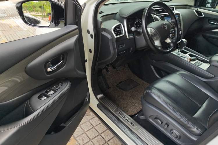 Used Nissan Murano 2021 2.5L XL Two-Wheel Drive Smart Connect Luxury Edition Driver Seat