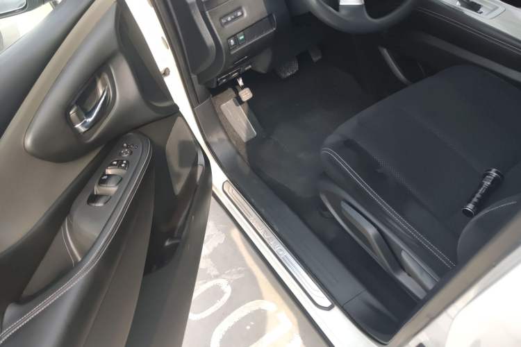 Used Nissan Murano 2021 2.5L XE Two-Wheel Drive Elite Edition Driver Seat