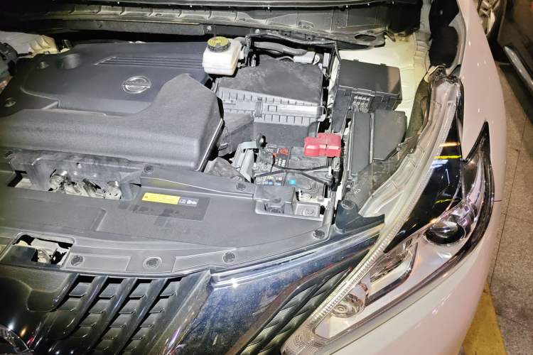 Used Nissan Murano 2021 2.5L XL Two-Wheel Drive Smart Connect Luxury Edition Engine Bay Left