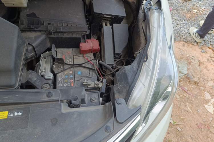 Used Nissan Murano 2021 2.5L XL Two-Wheel Drive Smart Connect Luxury Edition Engine Bay Left