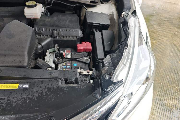 Used Nissan Murano 2021 2.5L XL Two-Wheel Drive Smart Connect Luxury Edition Engine Bay Left