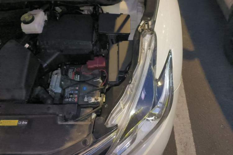 Used Nissan Murano 2021 2.5L XL Two-Wheel Drive Smart Connect Luxury Edition Engine Bay Left
