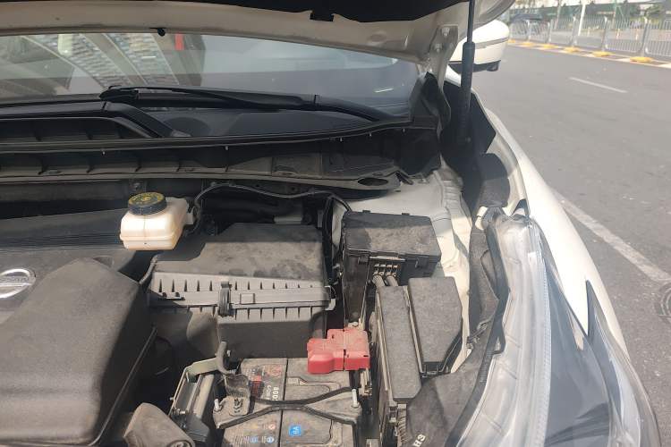 Used Nissan Murano 2021 2.5L XL Two-Wheel Drive Smart Connect Luxury Edition Engine Bay Left
