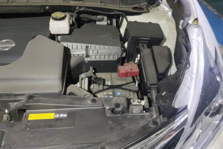Used Nissan Murano 2021 2.5L XL Two-Wheel Drive Smart Connect Luxury Edition Engine Bay Left