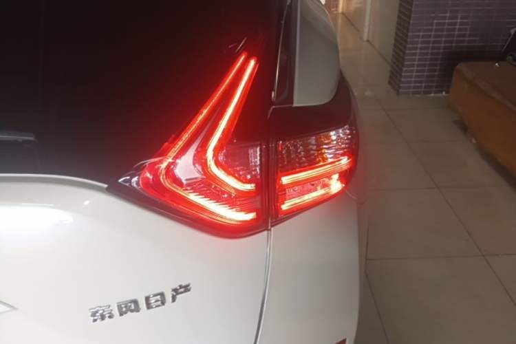 Used Nissan Murano 2021 2.5L XL Two-Wheel Drive Smart Connect Luxury Edition Exterior 1