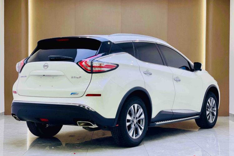 Used Nissan Murano 2021 2.5L XL Two-Wheel Drive Smart Connect Luxury Edition Exterior 2