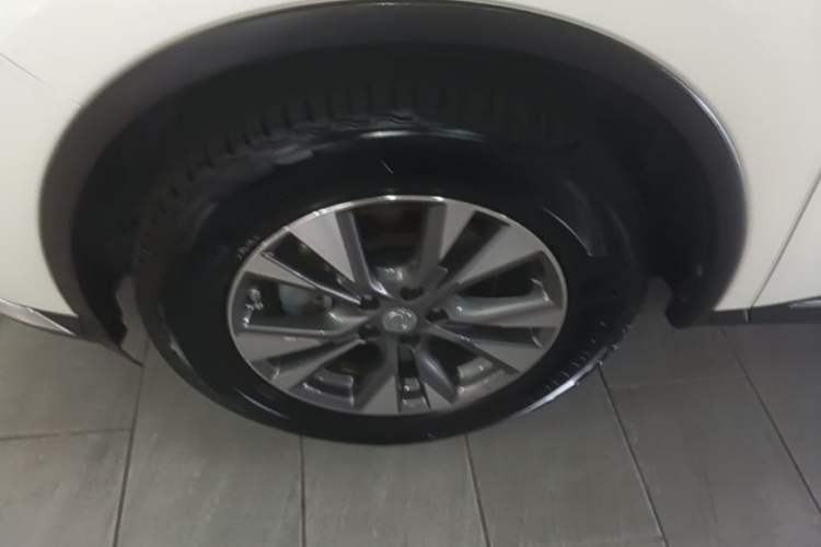 Used Nissan Murano 2021 2.5L XL Two-Wheel Drive Smart Connect Luxury Edition Exterior 2