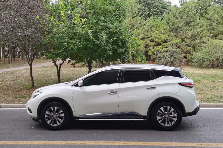 Used Nissan Murano 2021 2.5L XL Two-Wheel Drive Smart Connect Luxury Edition Exterior 2