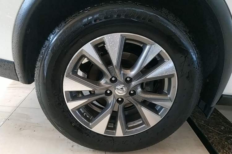 Used Nissan Murano 2021 2.5L XL Two-Wheel Drive Smart Connect Luxury Edition Exterior 2