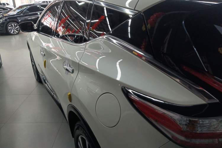 Used Nissan Murano 2021 2.5L XE Two-Wheel Drive Elite Edition Exterior 2