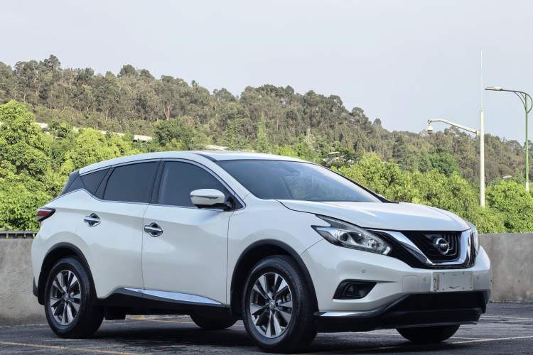 Used Nissan Murano 2021 2.5L XL Two-Wheel Drive Smart Connect Luxury Edition Exterior 2