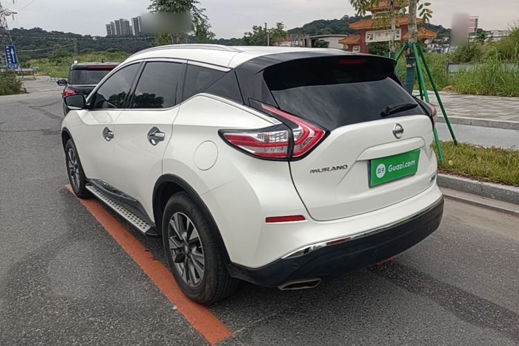 Used Nissan Murano 2021 2.5L XL Two-Wheel Drive Smart Connect Luxury Edition Exterior 2