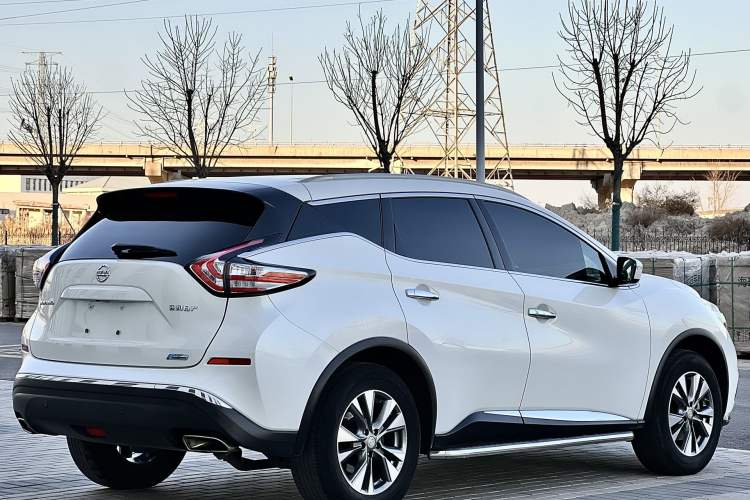 Used Nissan Murano 2021 2.5L XE Two-Wheel Drive Elite Edition Exterior 3